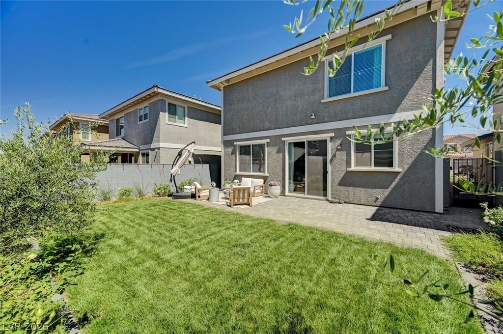 372 Silva Place - Photo 28