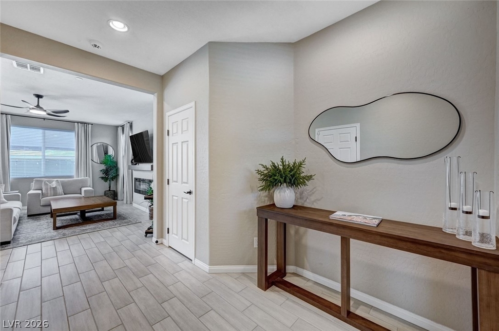 372 Silva Place - Photo 2