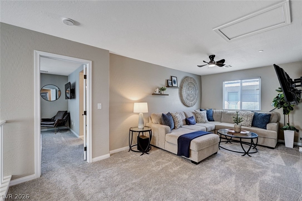 372 Silva Place - Photo 14