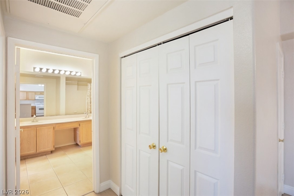 7632 Pacific Hills Avenue - Photo 11