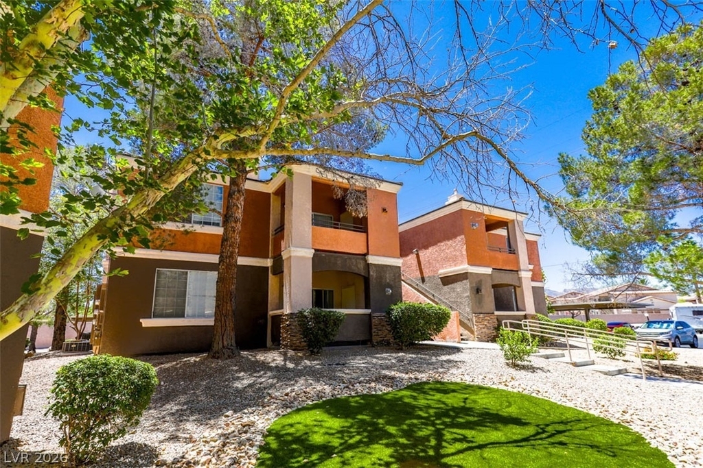 7632 Pacific Hills Avenue - Photo 2