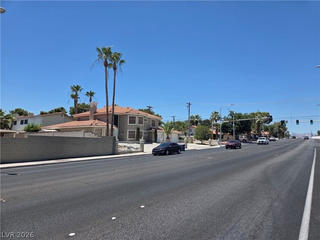3013 W Oakey Boulevard - Photo 1