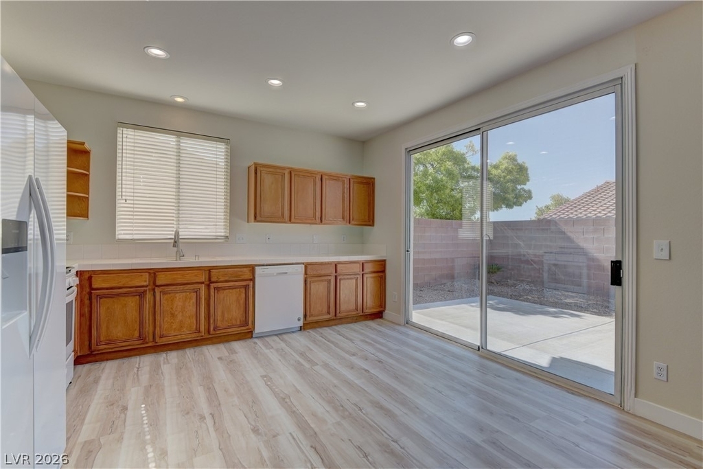 10517 Pergola Peak Avenue - Photo 8