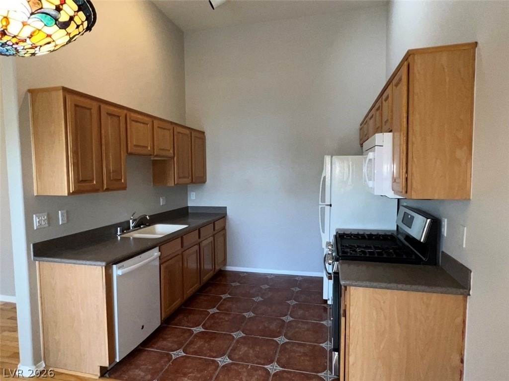 2305 W Horizon Ridge Parkway - Photo 12