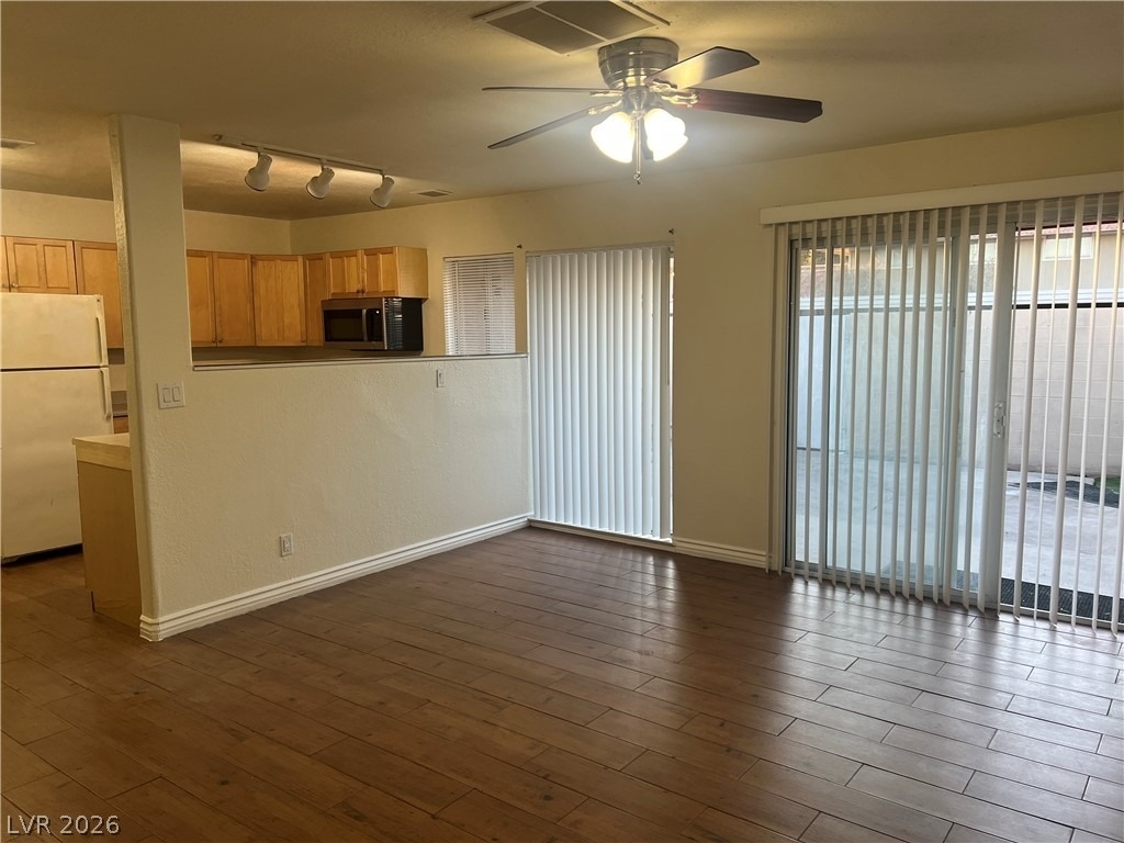 2568 Paradise Village Way - Photo 2