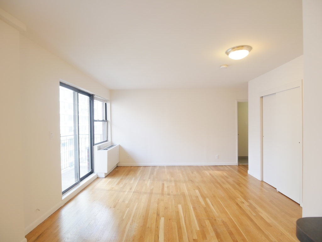 225 East 85th Street - Photo 3