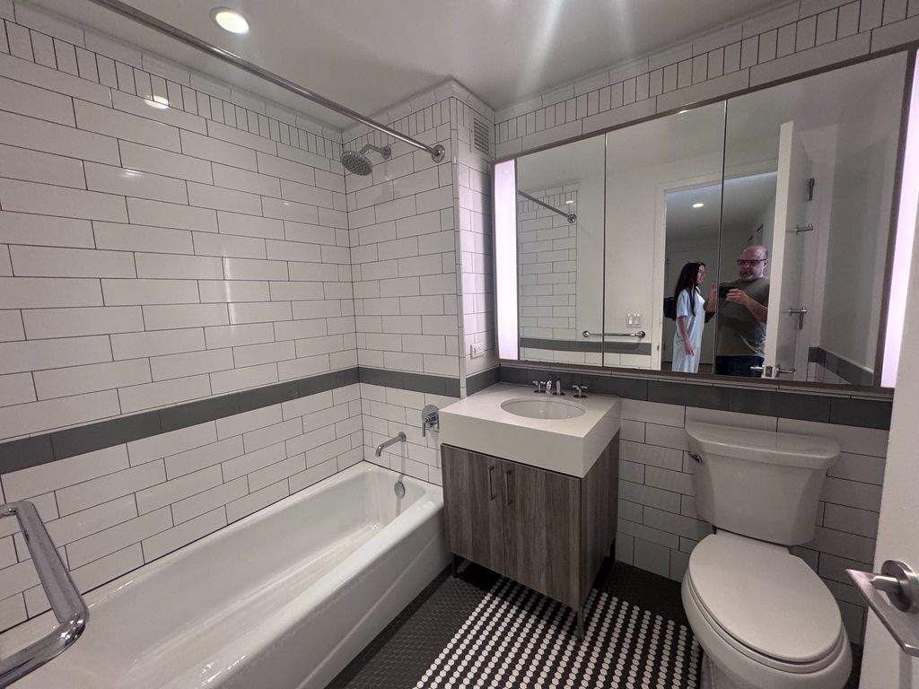 West 38th Street - Photo 3