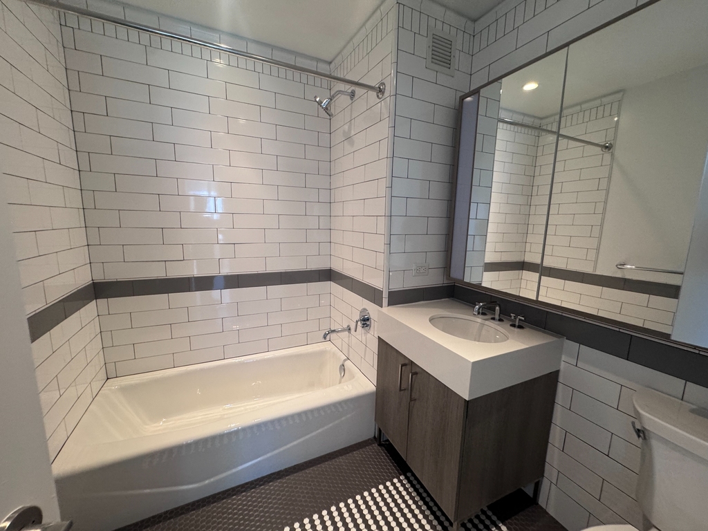 West 38th Street - Photo 4