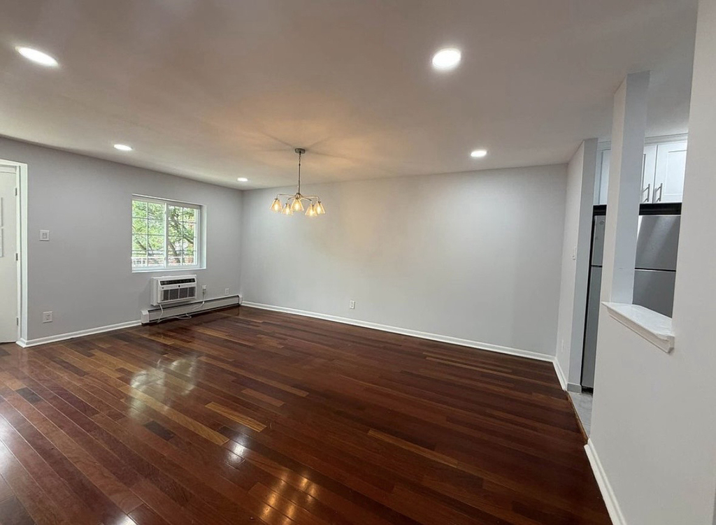 1121 East 73rd Street - Photo 2