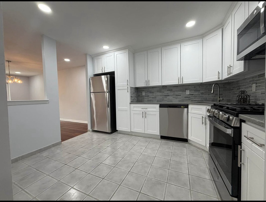 1121 East 73rd Street - Photo 9