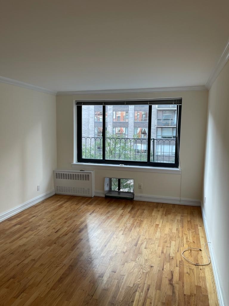 E 87th St / York Avenue - Photo 2