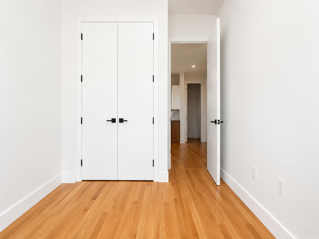 483 Evergreen Avenue - Photo 7
