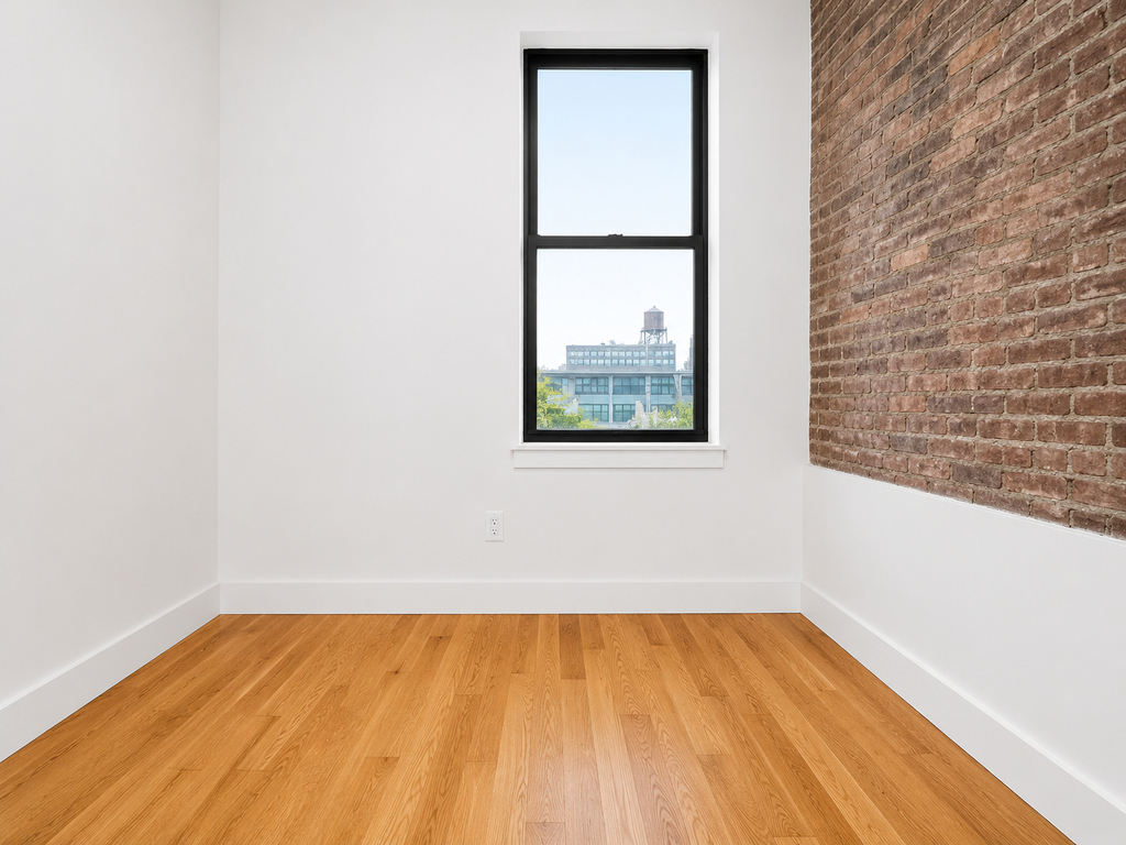 483 Evergreen Avenue - Photo 4