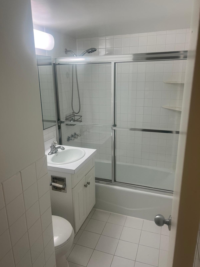 E 87th Street / York Avenue - Photo 1