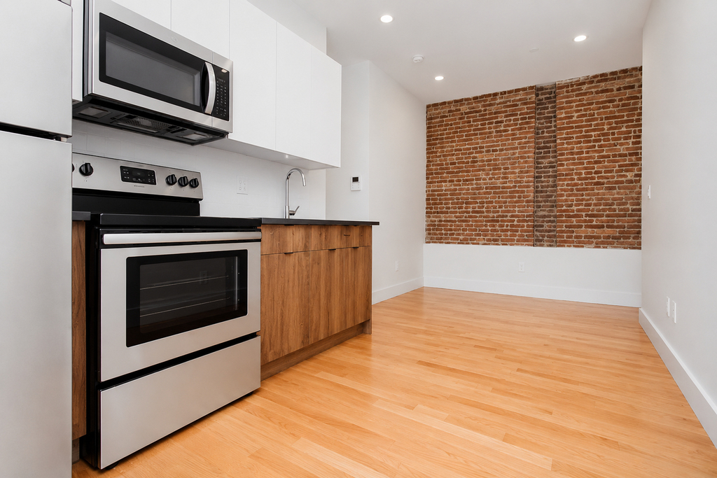 483 Evergreen Avenue - Photo 1