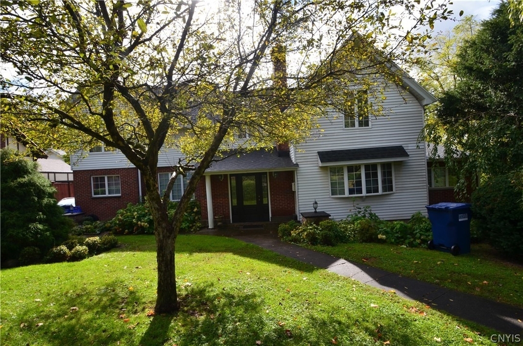 210 Lincoln Park Drive - Photo 0