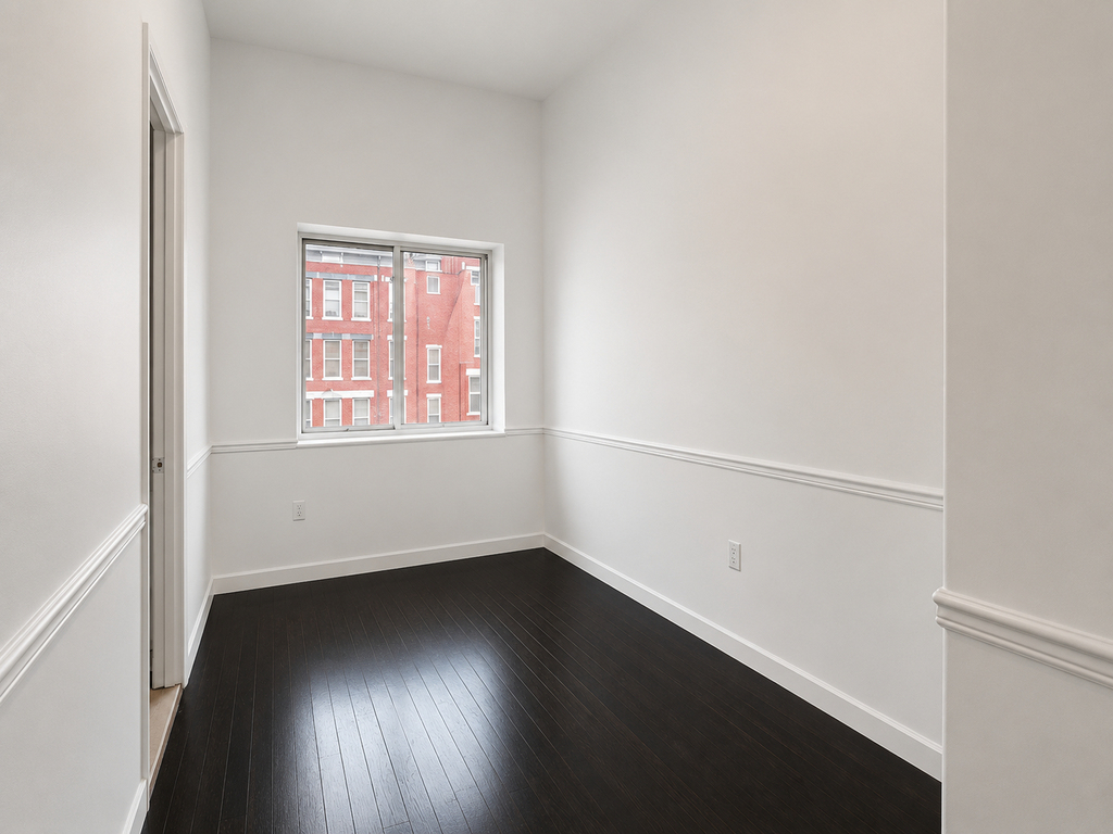 438 Wilson Avenue - Photo 4