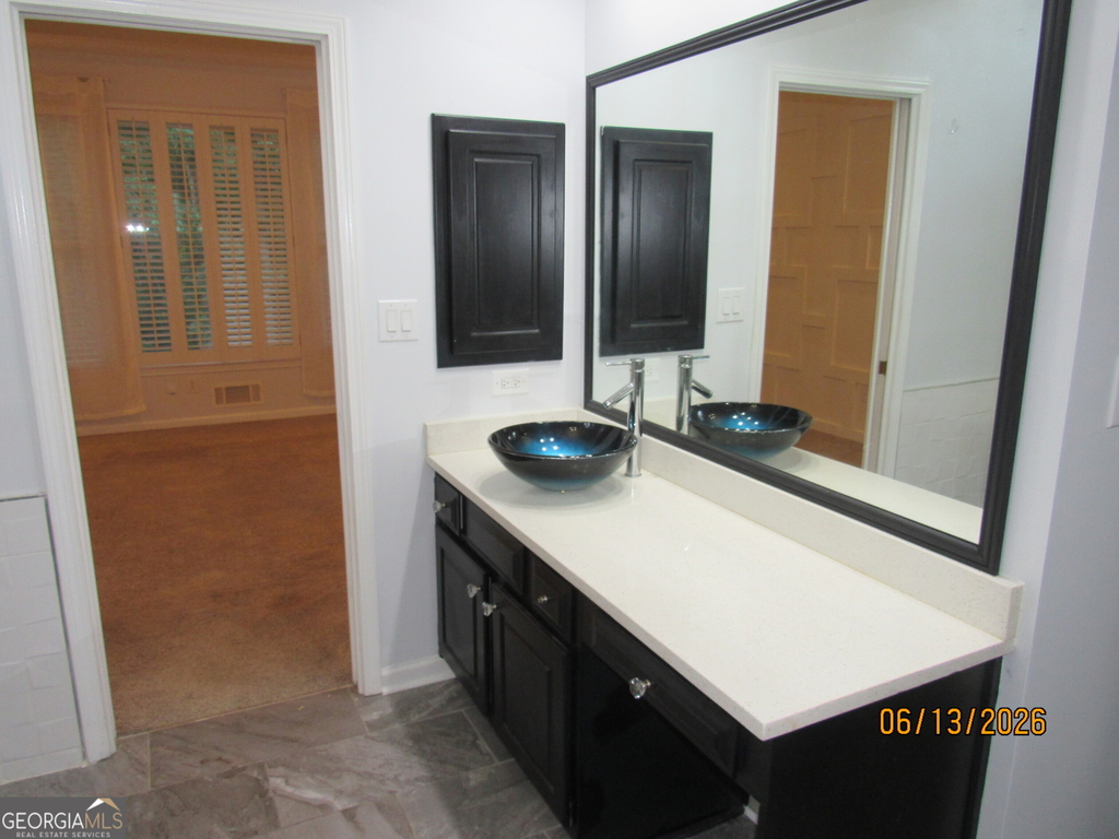115 Sutton Court - Photo 21