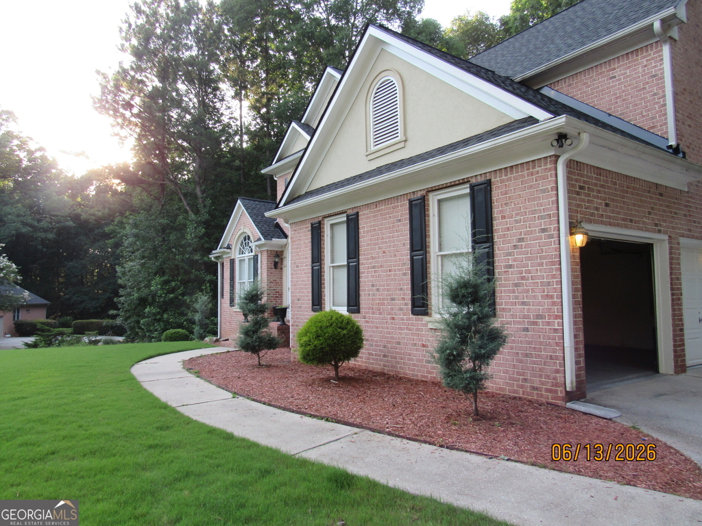 115 Sutton Court - Photo 2