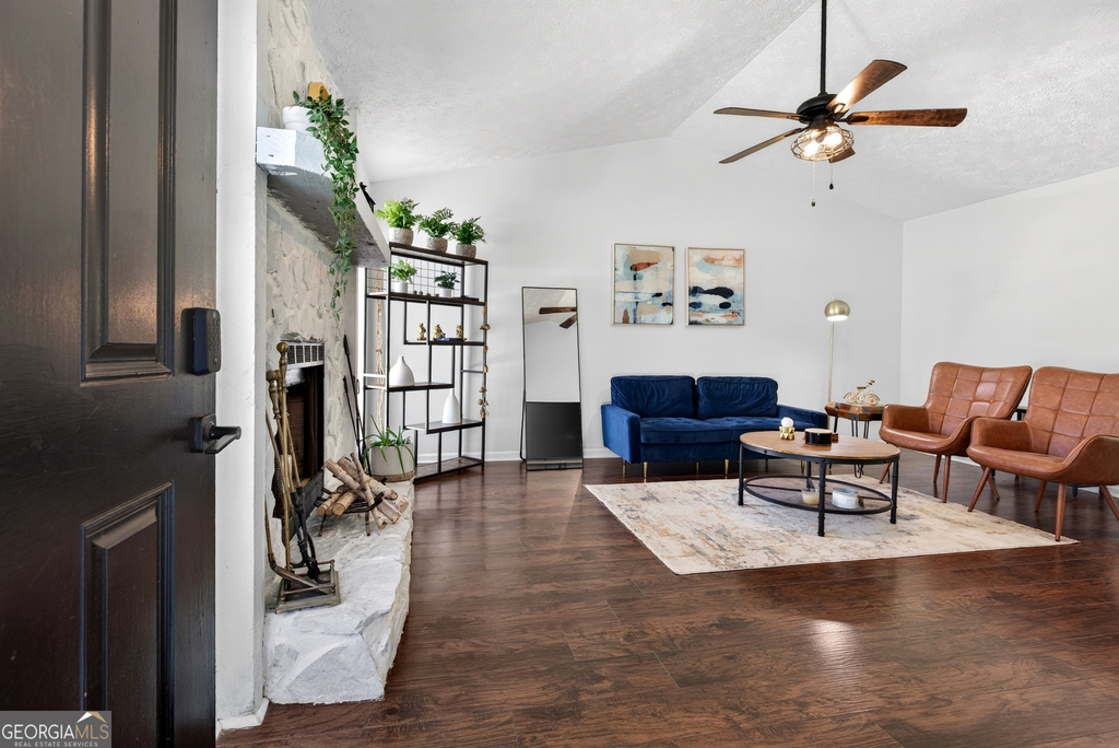 11525 Matthews Trail - Photo 2