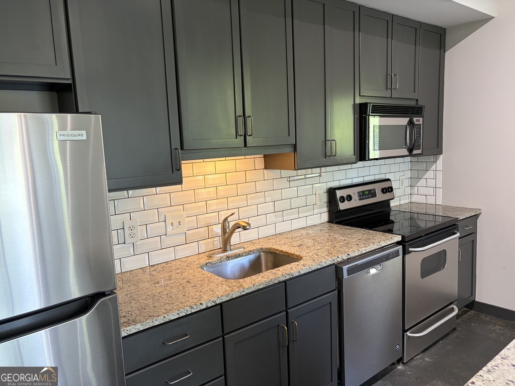 620 Glen Iris Ne - Photo 2