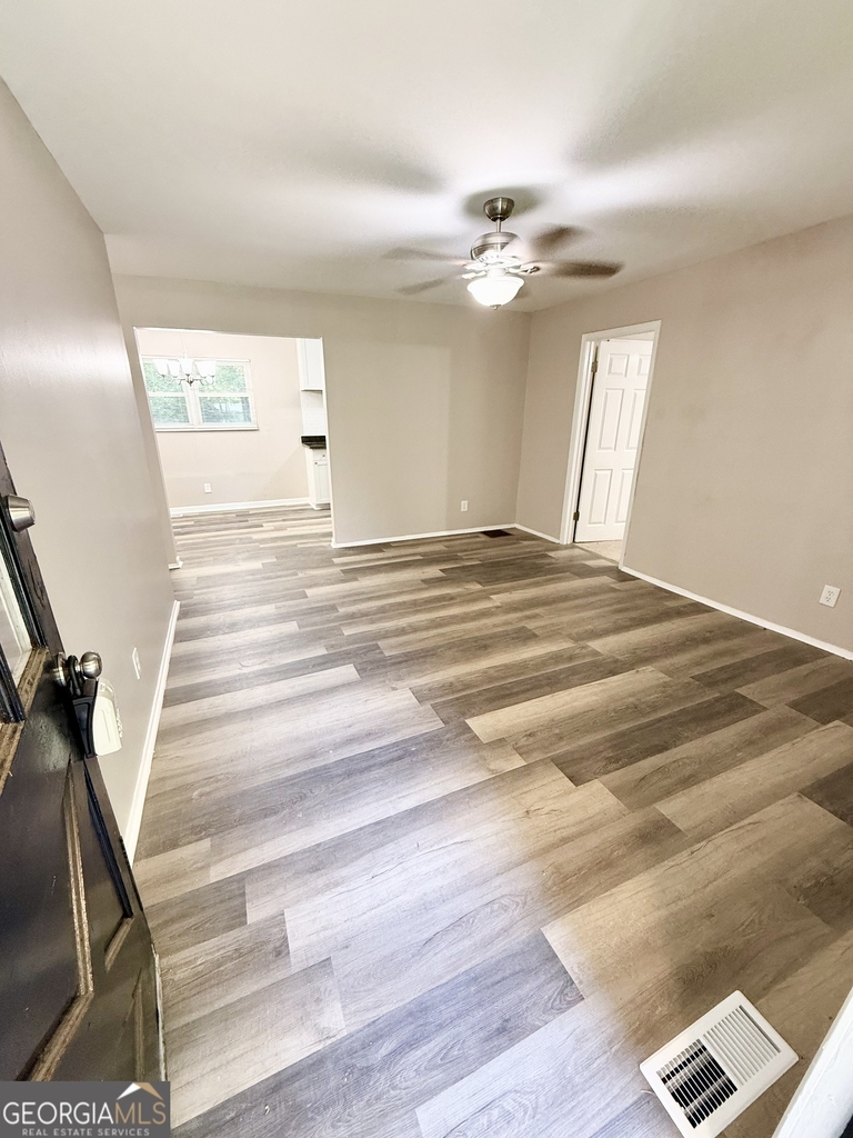 207 Custer Circle - Photo 2