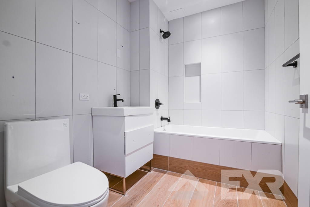 100 Lenox Road - Photo 2