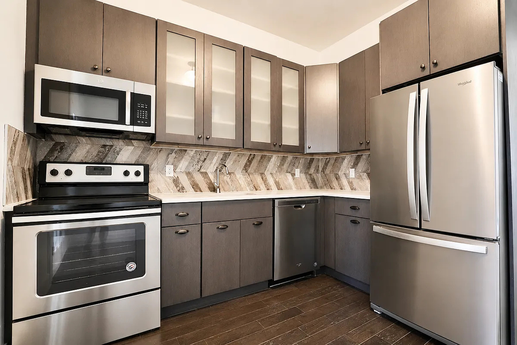 1114 Halsey Street - Photo 1