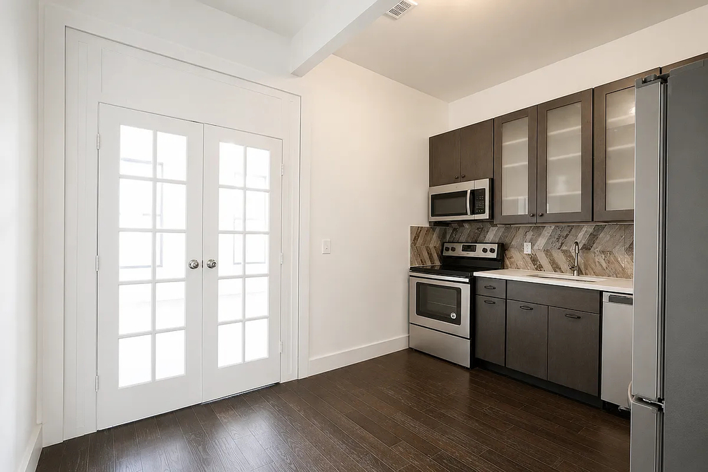 1114 Halsey Street - Photo 2