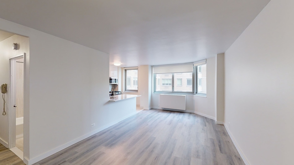 401 E 34th St - Photo 2