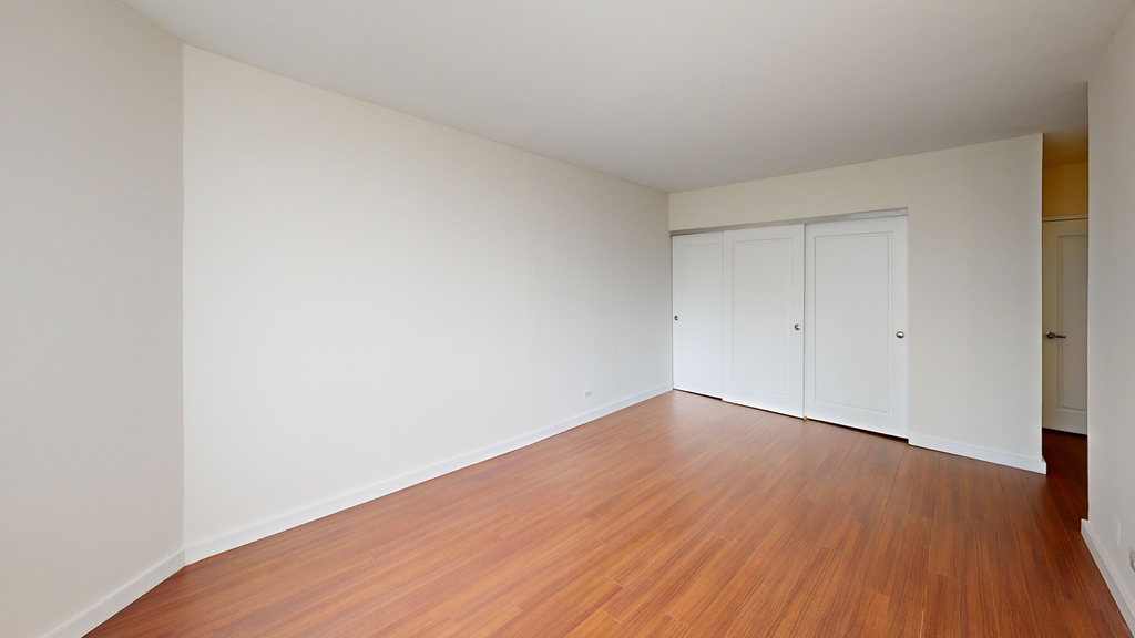 401 E 34th St - Photo 3