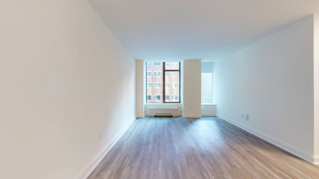 10 Hanover Square - Photo 2