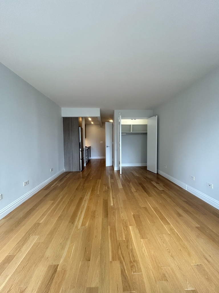 West 38th Street - Photo 0
