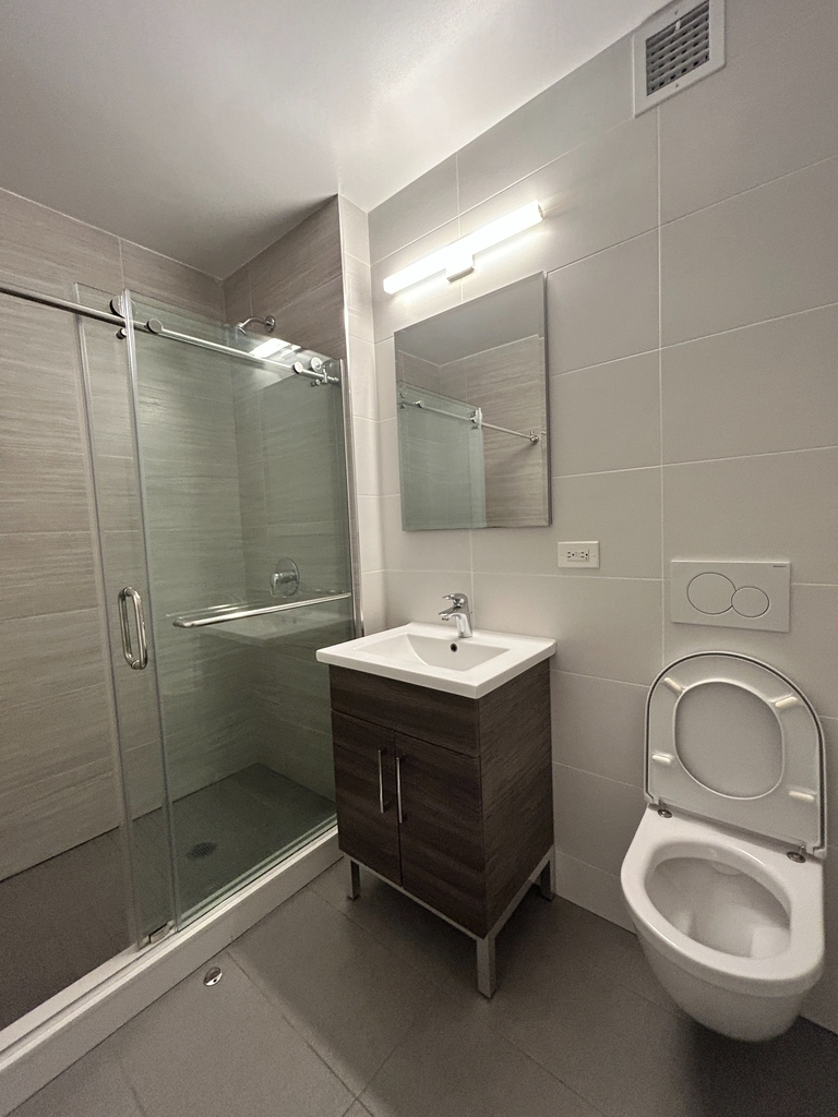 West 38th Street - Photo 8