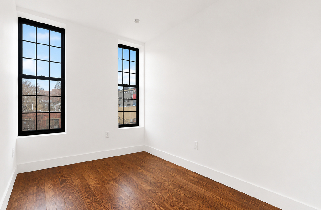 558 Kosciuszko Street - Photo 0