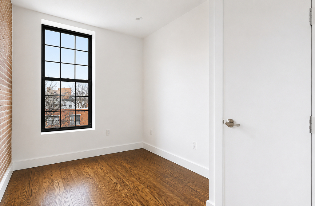 558 Kosciuszko Street - Photo 3
