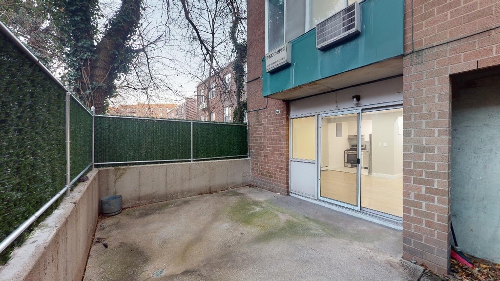 67-39 Clyde Street - Photo 19
