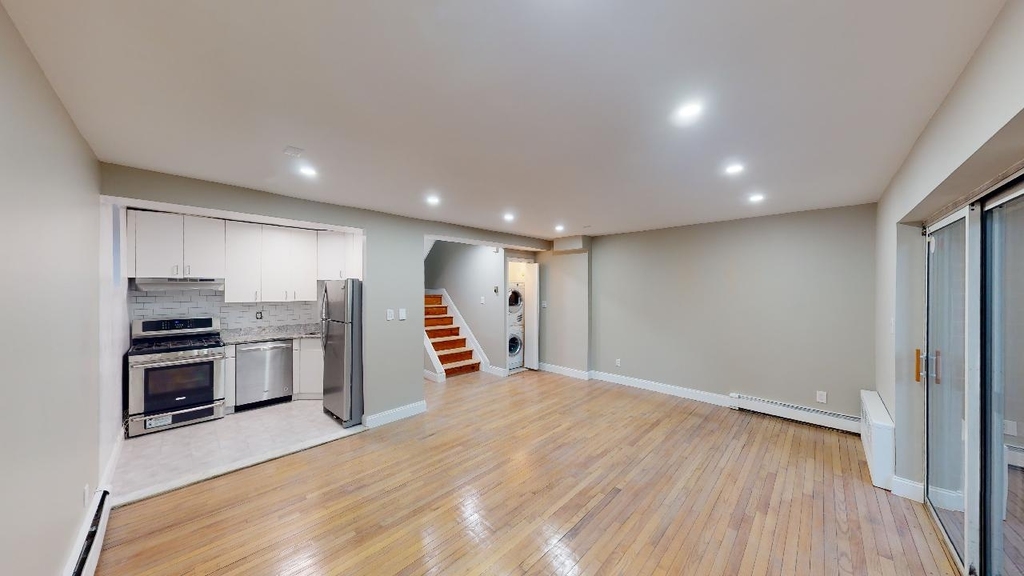 67-39 Clyde Street - Photo 3