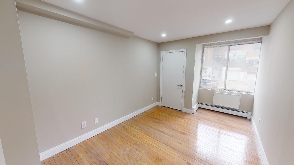 67-39 Clyde Street - Photo 9