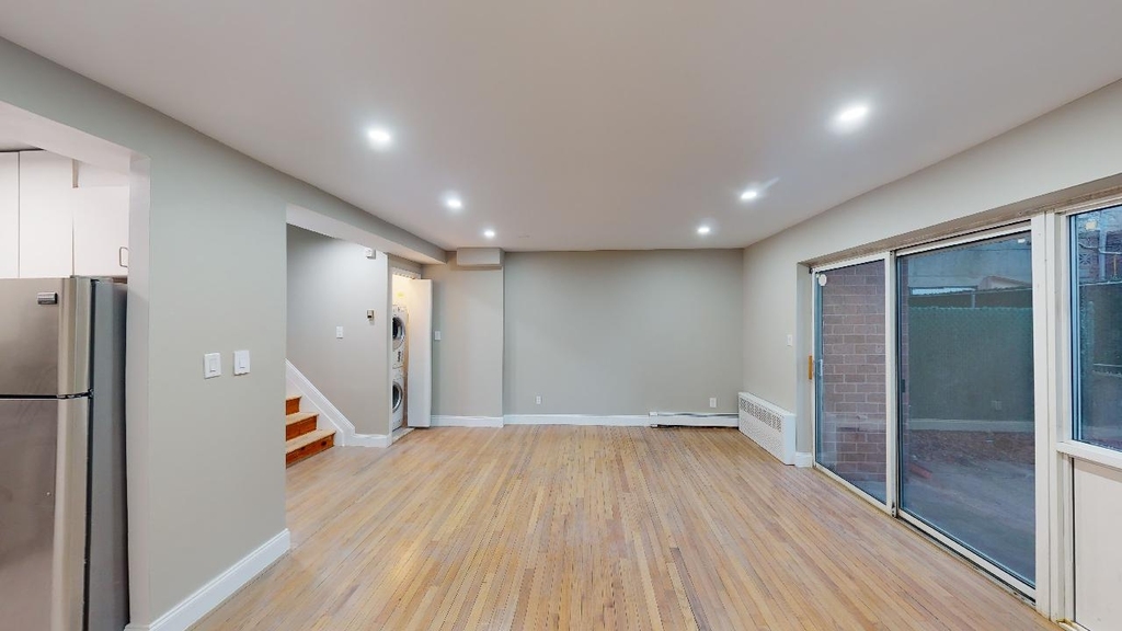 67-39 Clyde Street - Photo 2