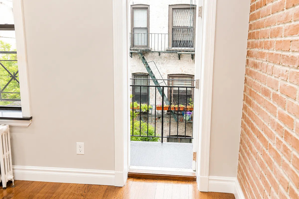 246 Mott Street - Photo 5
