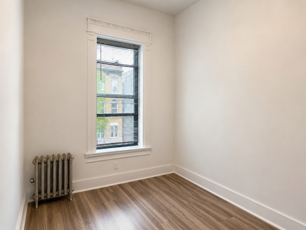 242 East 25th Street - Photo 4