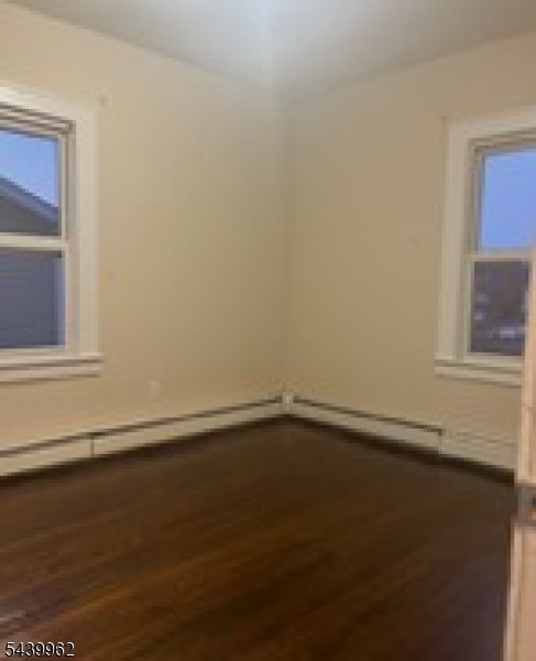 434 Brook St - Photo 4