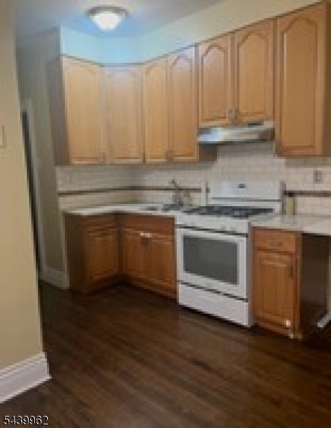 434 Brook St - Photo 1