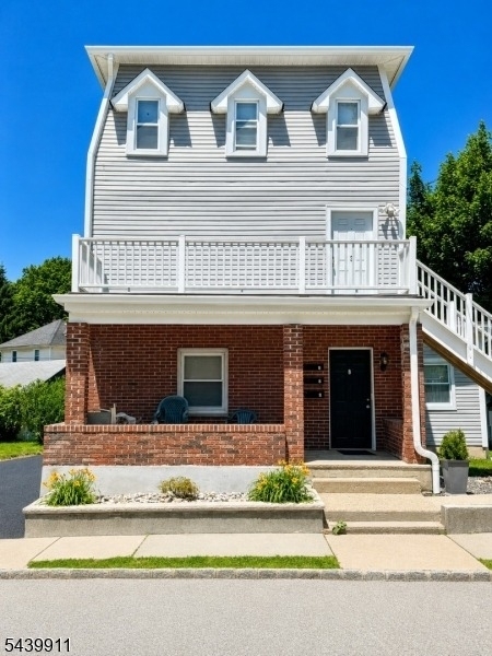 65 E New St - Photo 1