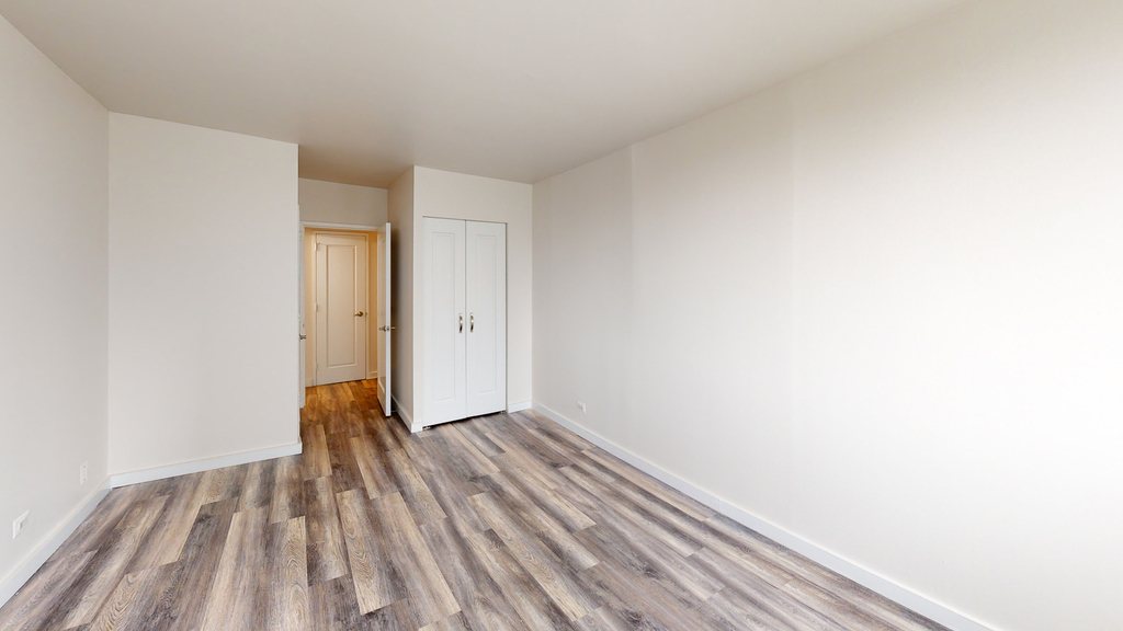 401 E 34th St - Photo 3