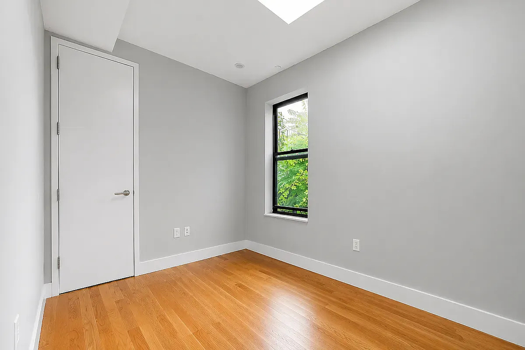 1100 Dekalb Avenue - Photo 2
