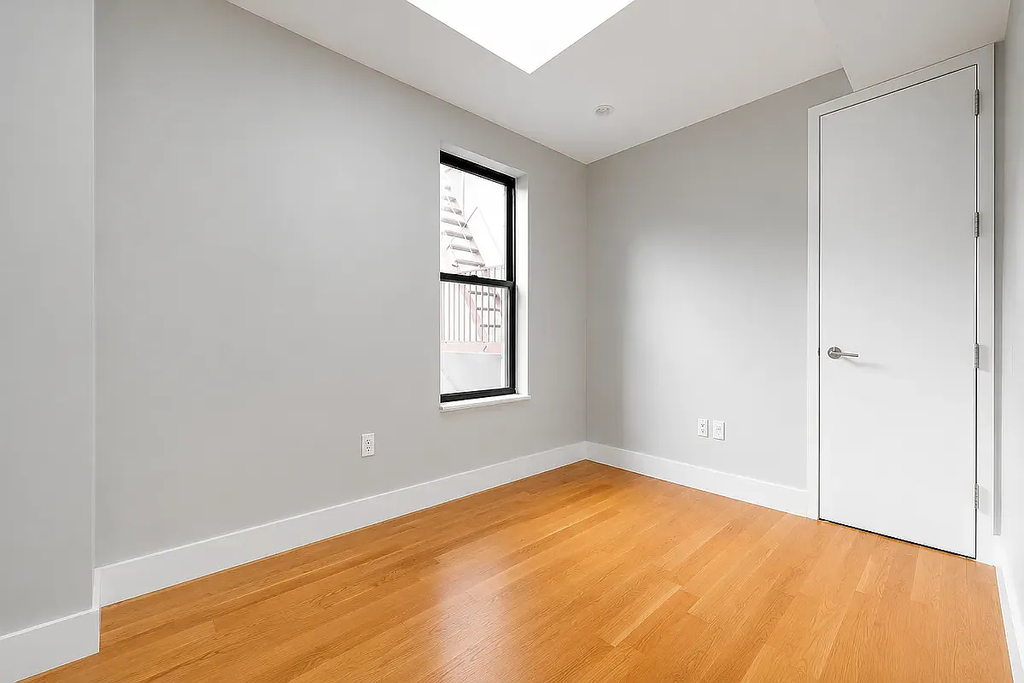 1100 Dekalb Avenue - Photo 0