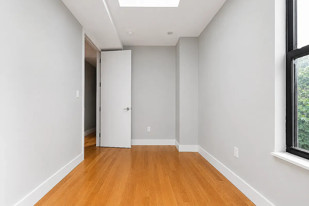 1100 Dekalb Avenue - Photo 5