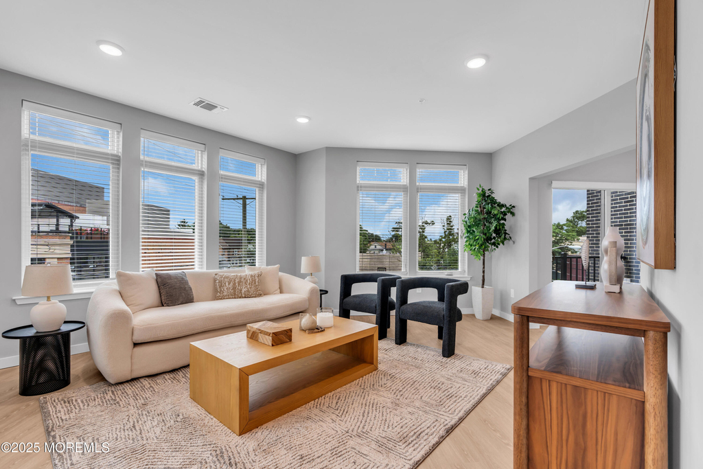 120 Monmouth Street - Photo 10